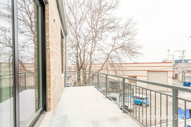 Building Photo - 1470 Webster-201