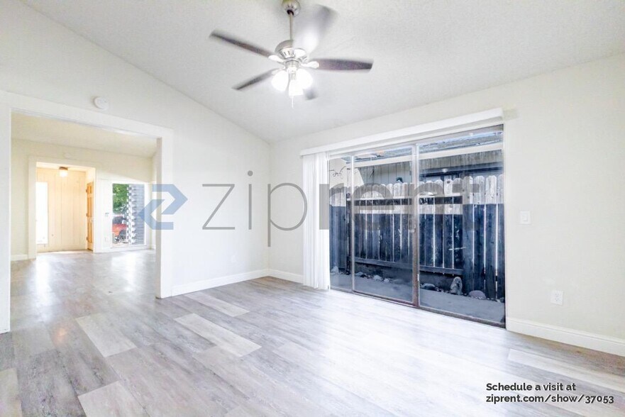 Building Photo - 8001 Zenith Dr