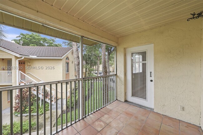 Building Photo - 1076 Coral Club Dr