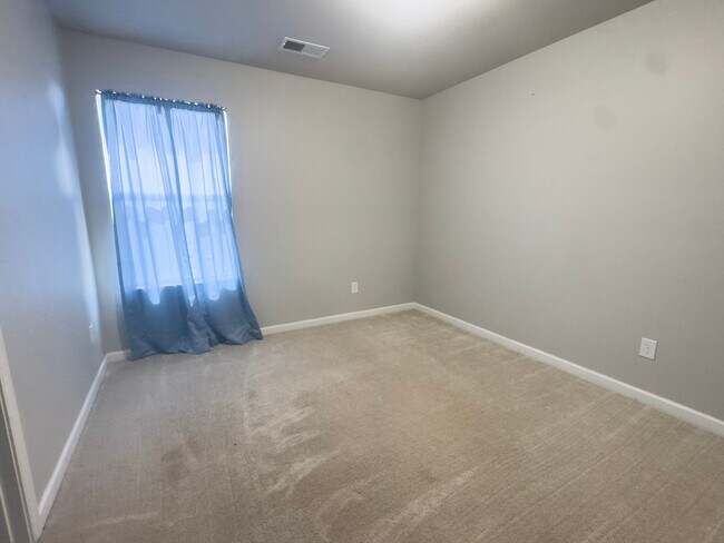 Building Photo - 234 Highland View Dr