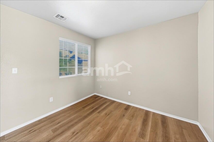 Building Photo - 10625 Mountain Stream Ct