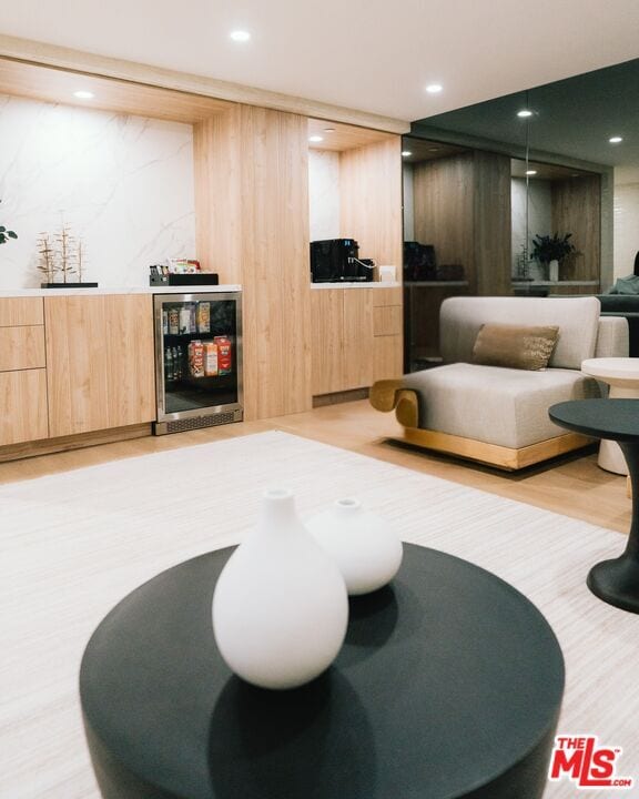 Building Photo - 350 N Palm Dr