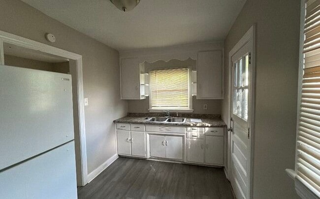 Building Photo - 8408 5th Ave S