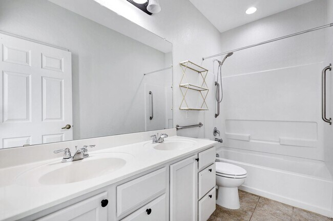 Building Photo - ***MOVE-IN SPECIAL: ONE WEEK FREE***Luxurious Move-In Ready Home with Versatile Living Spaces