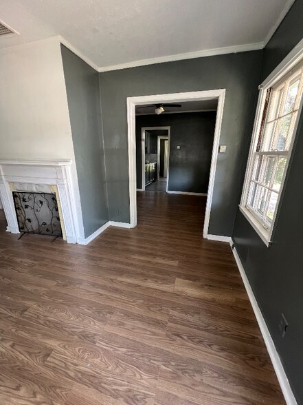 Building Photo - 2068 Victory Ct