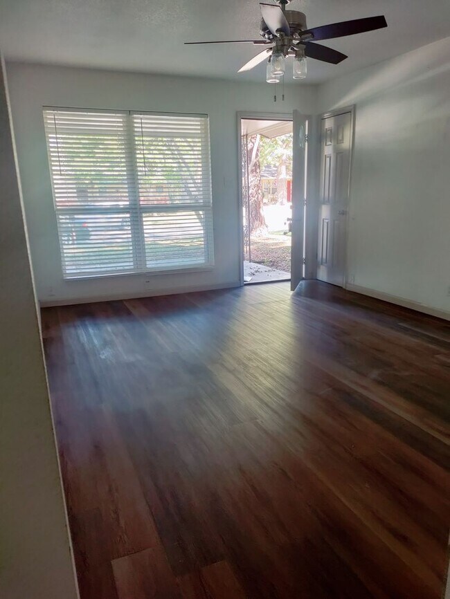 Building Photo - DRFTWOOD