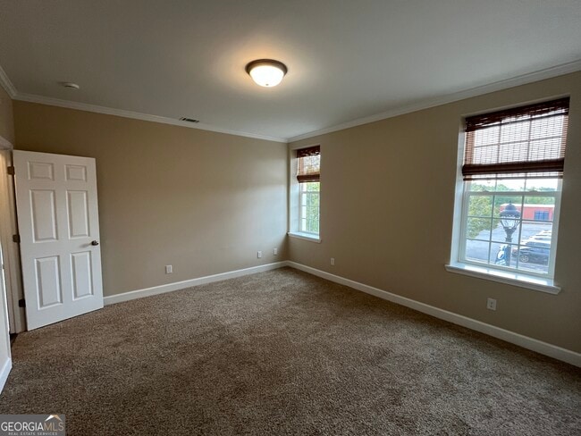 Building Photo - 65 E Main St