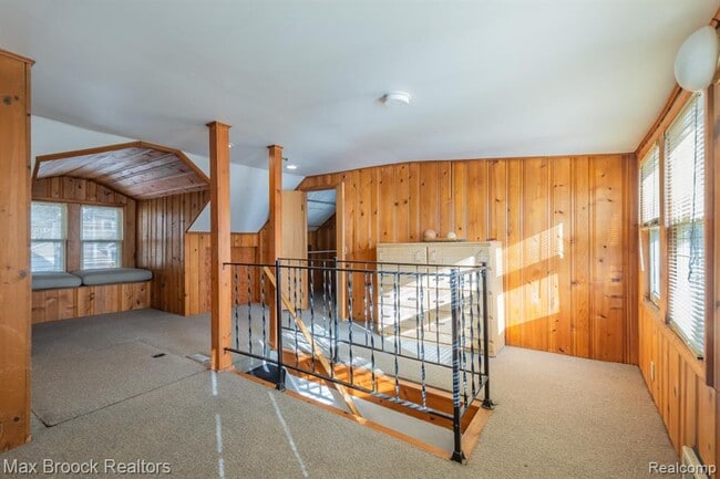 Building Photo - 932 Humphrey Ave