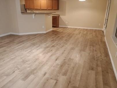 Building Photo - 2200 Weiss Ln