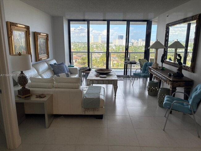 Building Photo - 3600 Yacht Club Dr