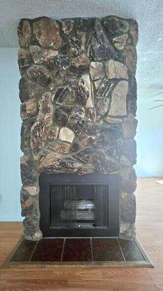 Elegant Fire Place - 3838 Keystone Ave