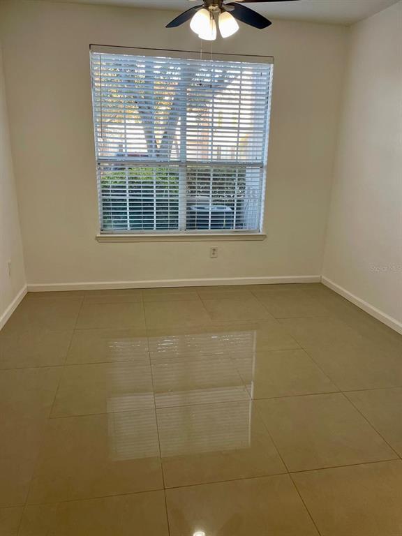 Building Photo - 9005 Lee Vista Blvd