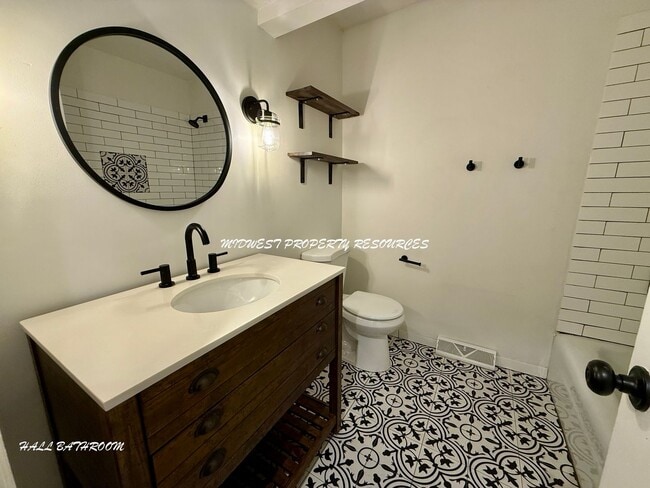 Building Photo - Amazing 3 Bedroom Home!