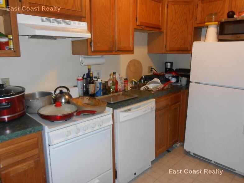 Building Photo - 12 Lorraine Ter