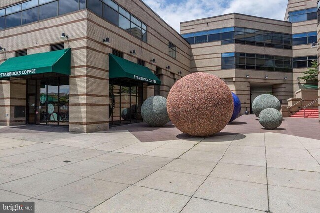 Building Photo - 3808 Veazey St NW