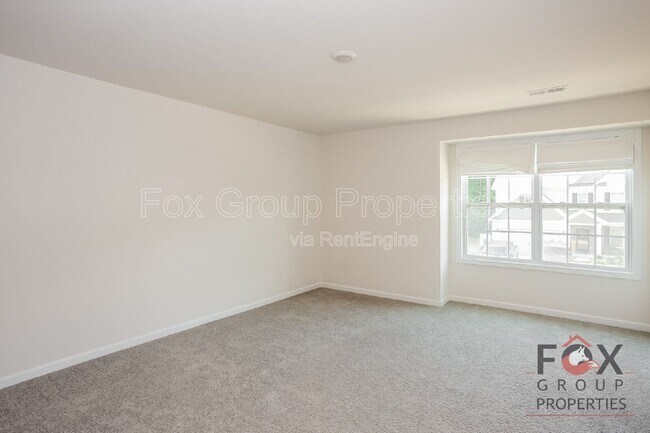 Building Photo - 313 Streamwood Rd