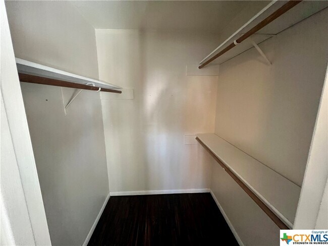 Building Photo - 917 Westpoint St