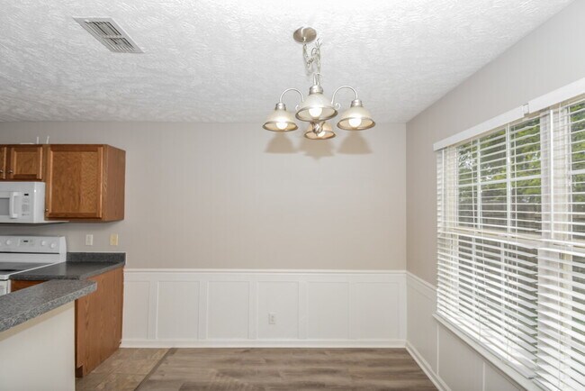 Building Photo - 3019 Wellington Pl