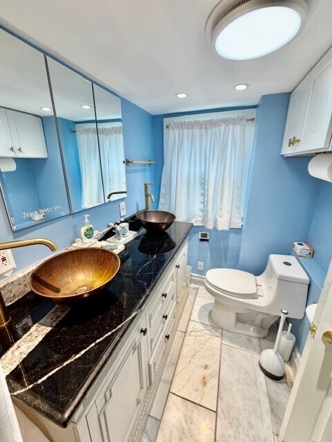 Building Photo - 14 Amity St