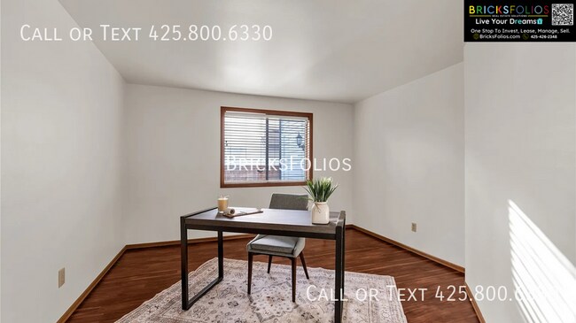 Building Photo - 4522 NE 21st Pl