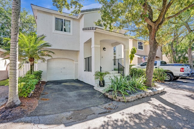 Building Photo - 9841 NW 9th Ct