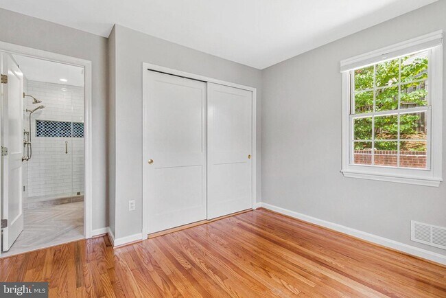 Building Photo - 301 Moncure Dr