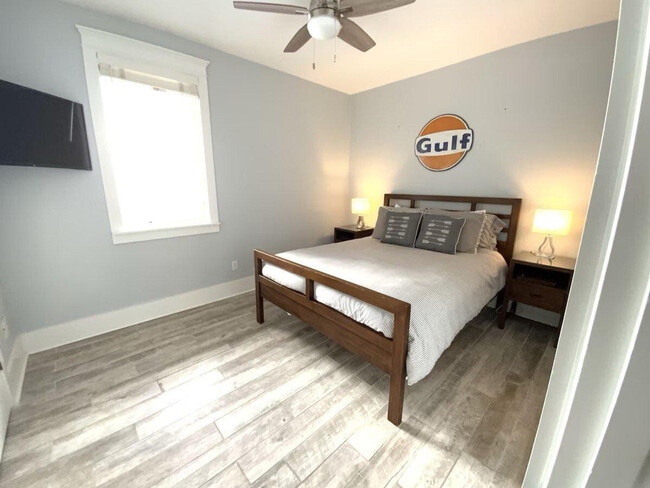 Building Photo - 122 Georgetown Ave