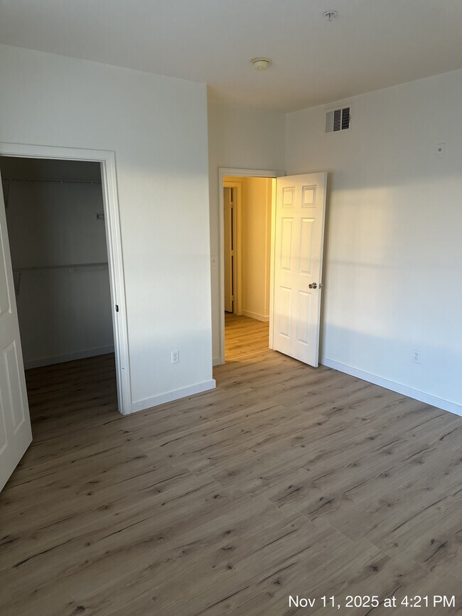 Building Photo - 7143 S Durango Dr