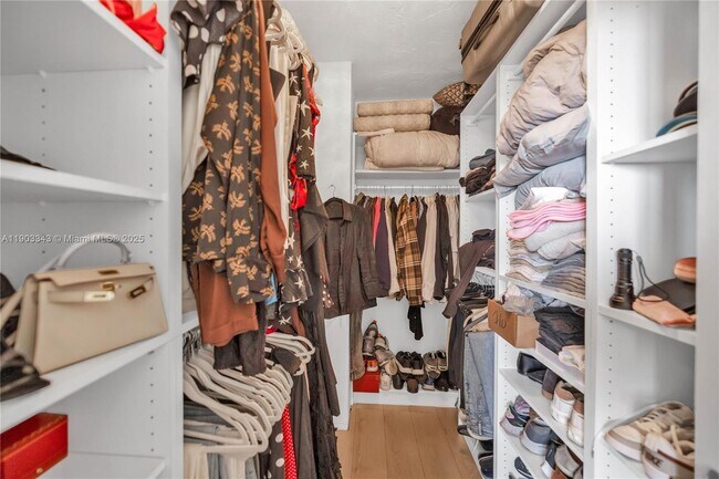 Building Photo - 10185 Collins Ave