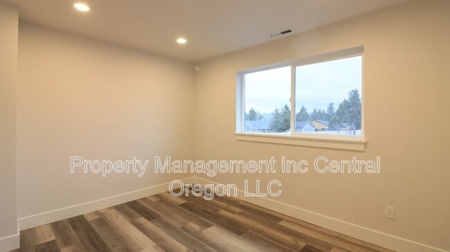 Building Photo - 61379 Brosterhous Road