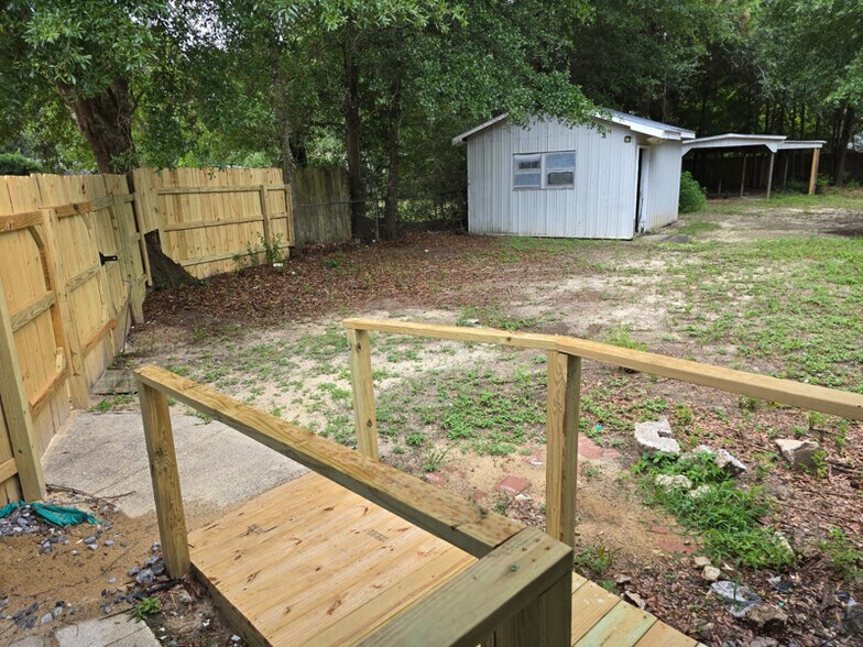 Building Photo - 109 Walker Cir E