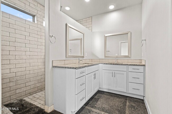 Building Photo - 14267 Richard Wiles