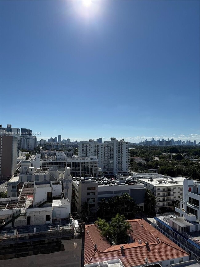 Building Photo - 3100 Collins Ave