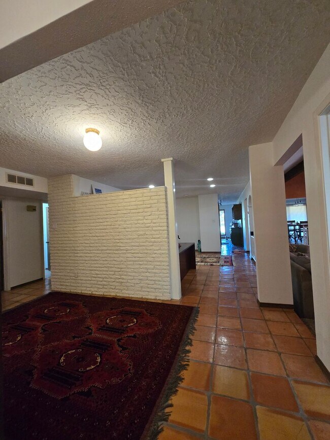 Building Photo - 1257 Colonial Pkwy