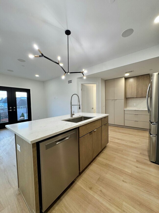 Building Photo - 85 W High St