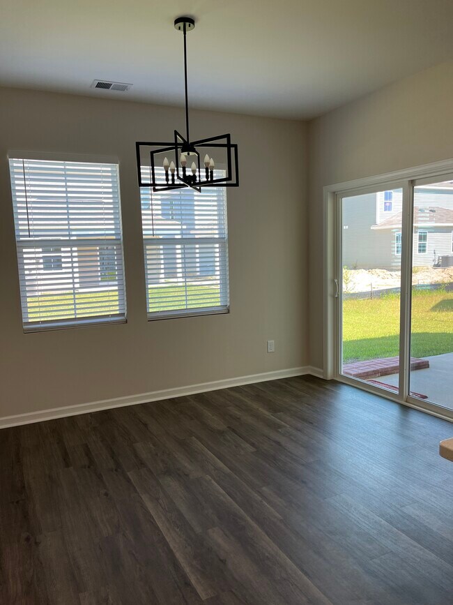 Building Photo - 198 Dreher Dr