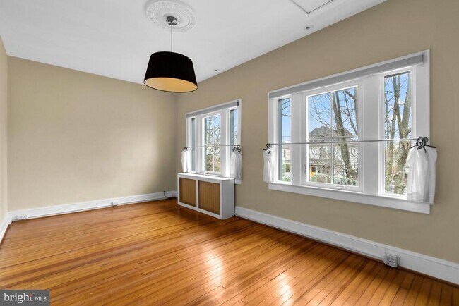 Building Photo - 3247 38th St NW