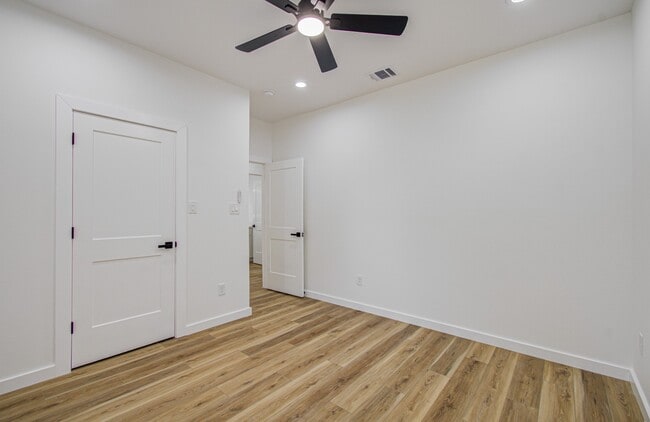 Building Photo - 5315 Dewberry St