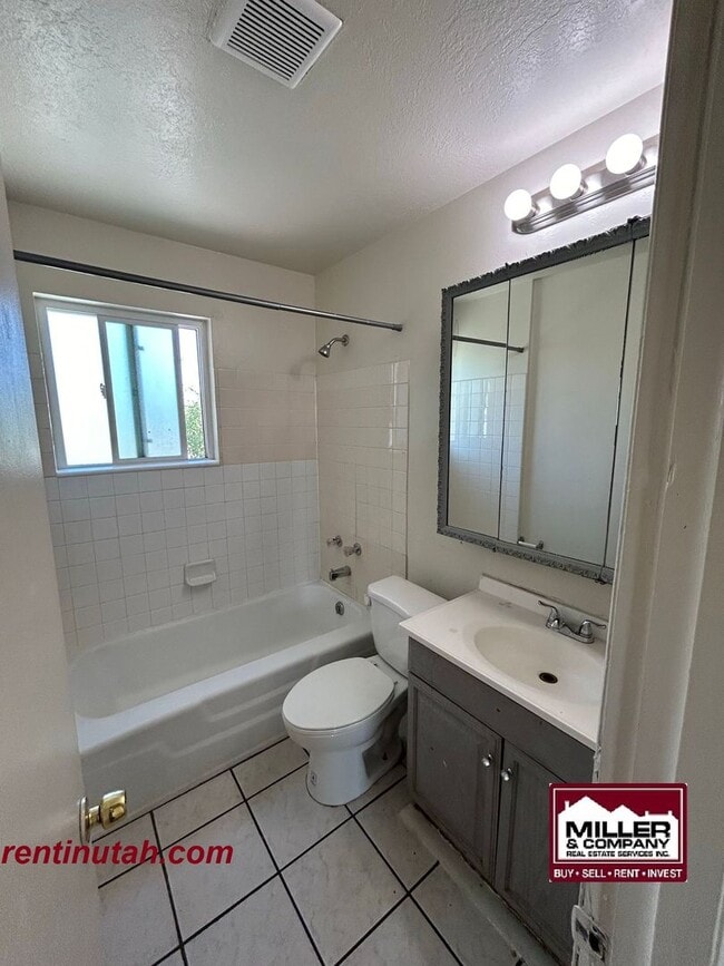 Building Photo - Updated Salt Lake Bungalow For Rent!!