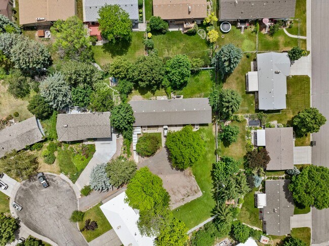 Building Photo - Rice St (17/19)