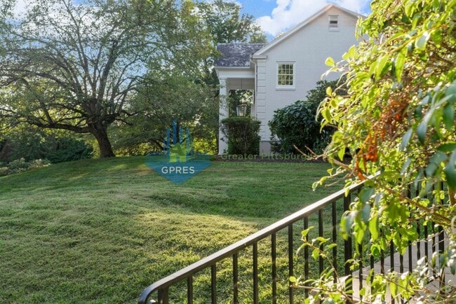Building Photo - Elegant Fox Chapel 4-Bedroom, 3.5-Bath Home