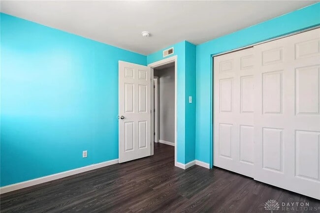 Building Photo - 5300 Saum St