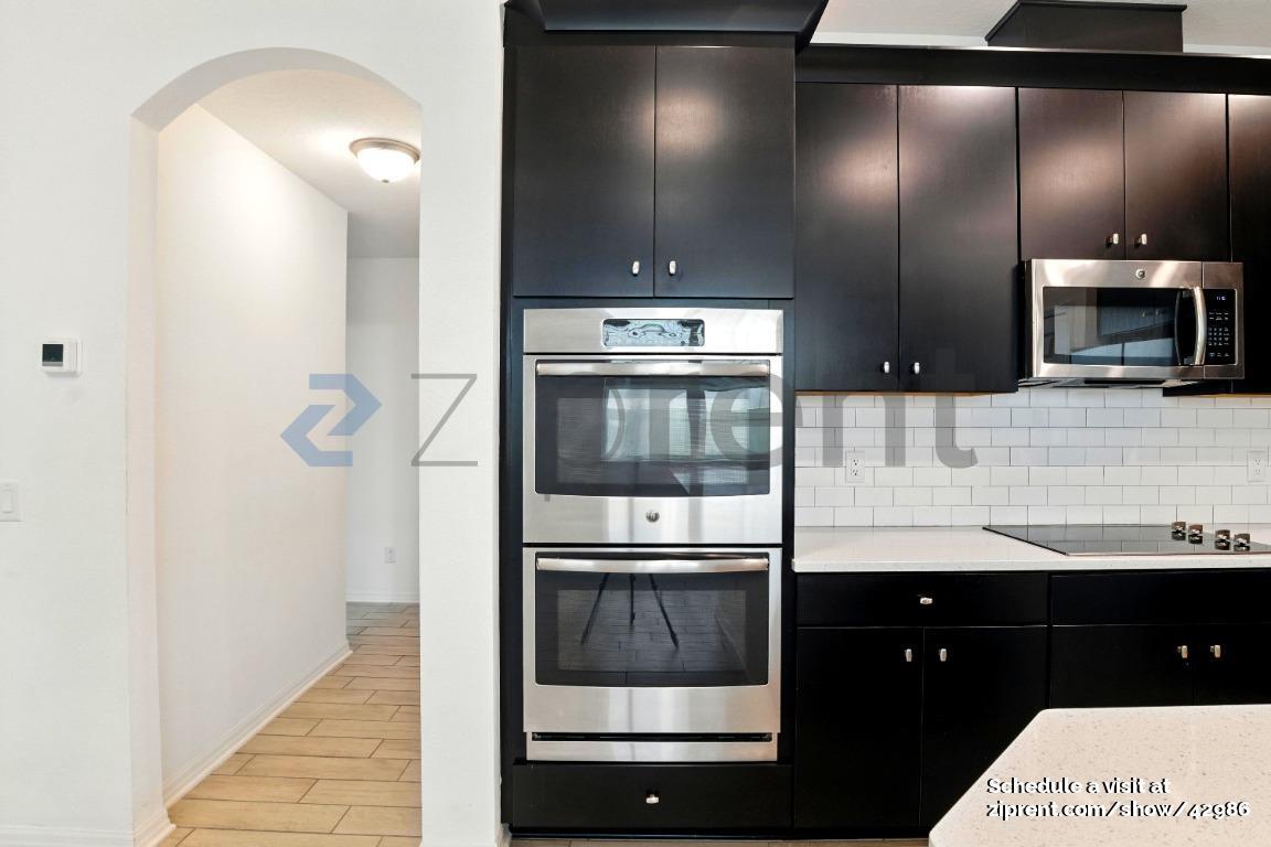 Building Photo - 10749 Pleasant Knoll Dr
