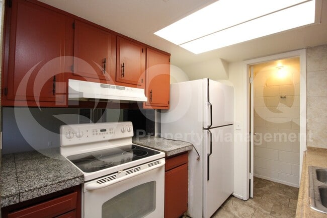 Building Photo - 3432 W El Caminito Dr