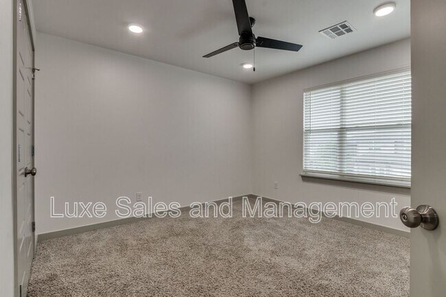 Building Photo - 13508 Vinita Dr