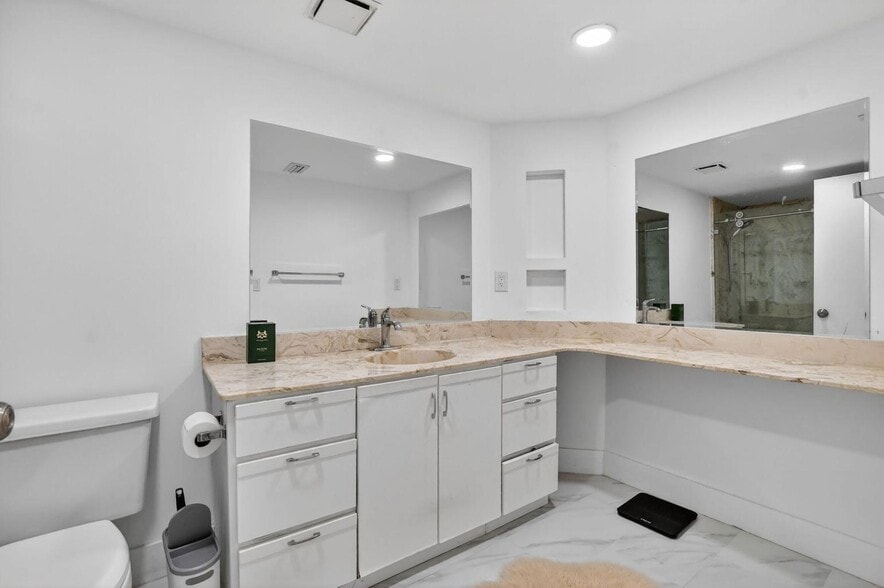 Building Photo - 9903 Boca Gardens Trl