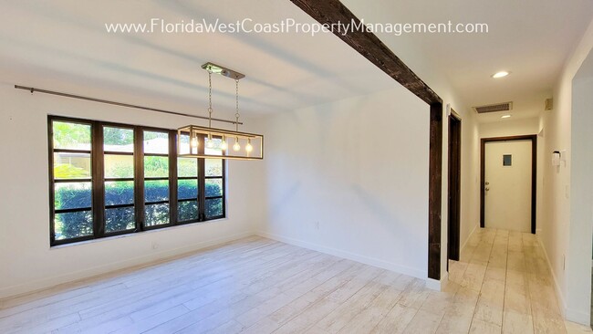 Building Photo - 5428 Beneva Woods Way