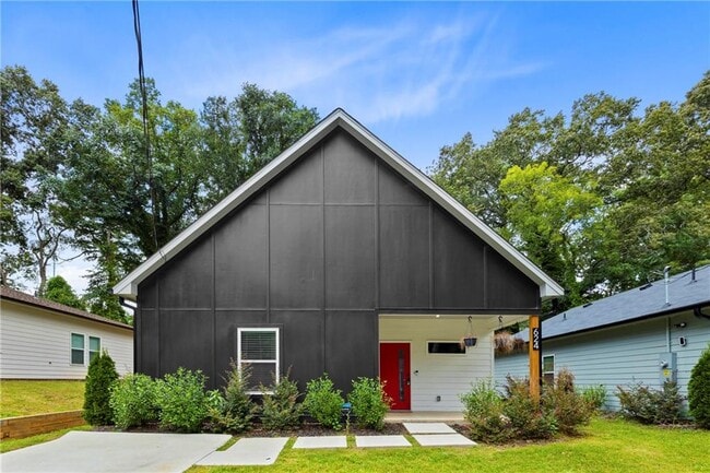 Building Photo - 624 Robert St NW