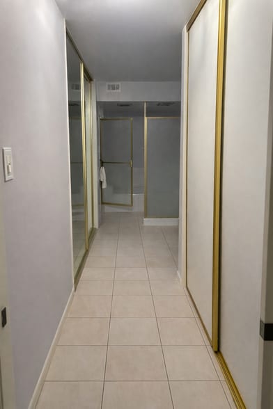 Building Photo - 5315 Yarmouth Ave