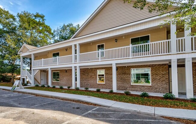 Building Photo - Move in Ready! Easy & Quick move-in process